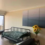 Stunning 1-bed In Beach-view