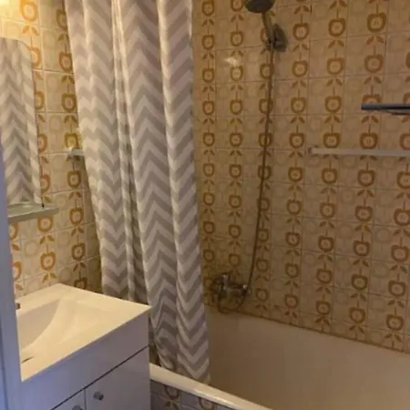 Stunning 1-bed In Beach-view Διαμέρισμα